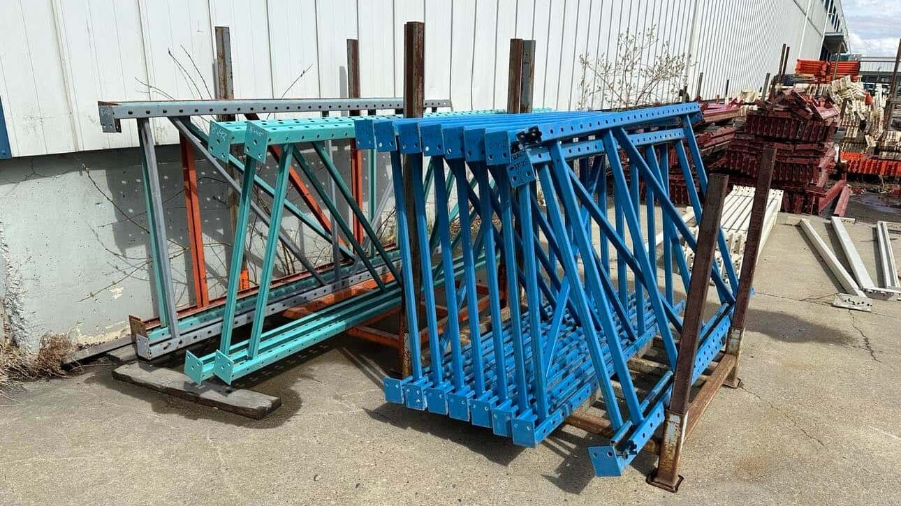 Pallet Racks Load in Edmonton